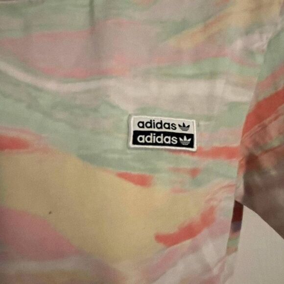 Adidas Classic Logo Multicolored T-Shirt.
Size Medium - Picture 6 of 7